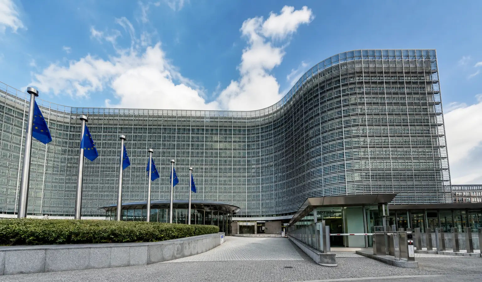 Bridge Gets MiCA License as EU Reviews Stablecoin Rules in 2027