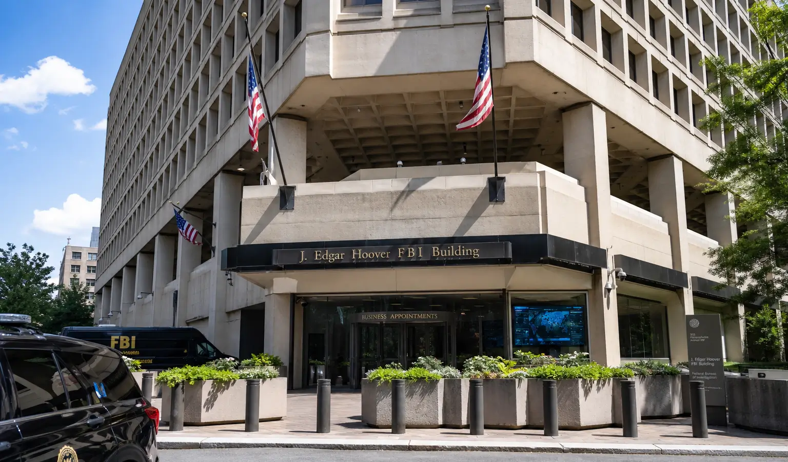 Un agent du FBI arrêté après le vol présumé de 1 million de dollars en cryptomonnaies