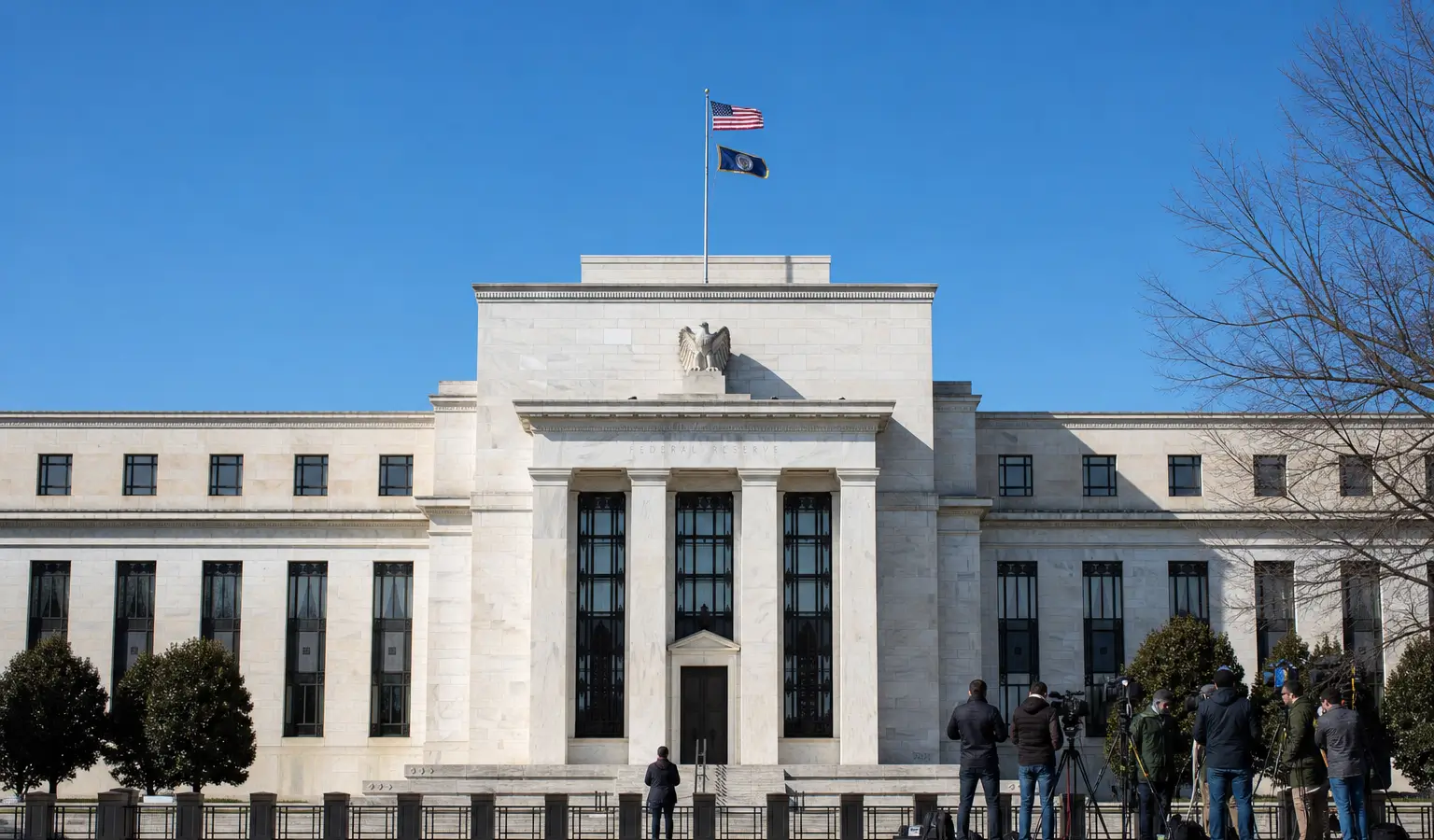 Fed podnosi stopy procentowe do 4% i wywiera presję na Bitcoina