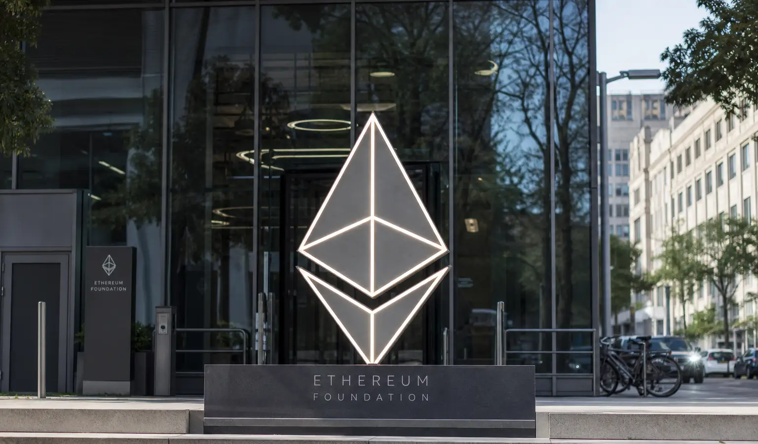 Tom Lee weist Finanzierungscrisis bei Ethereum trotz Abgängen an der Spitze zurück